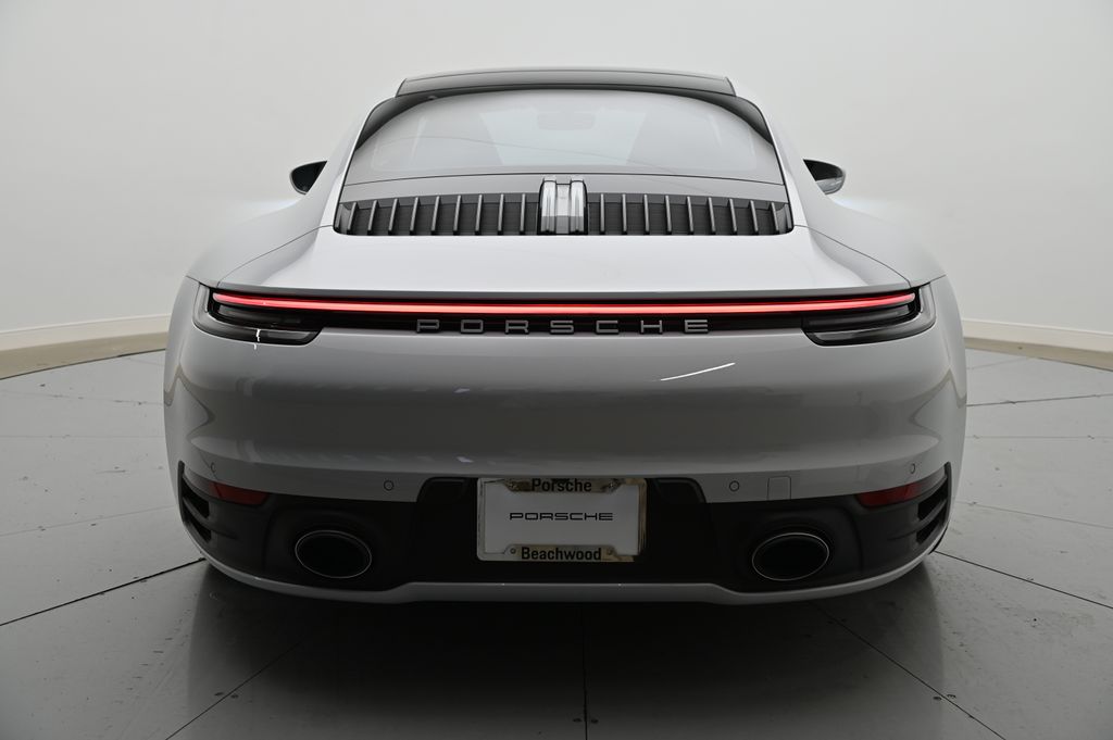 2024 Porsche 911 Carrera 24