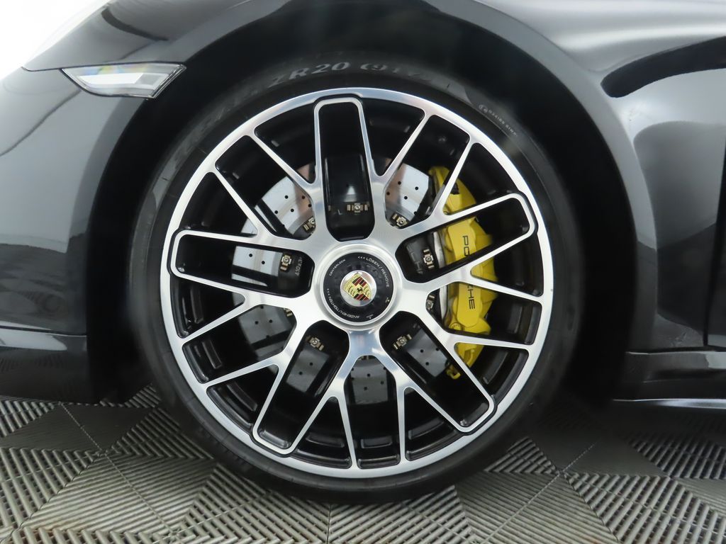 Thumbnail: 2016 Porsche 911 - 29