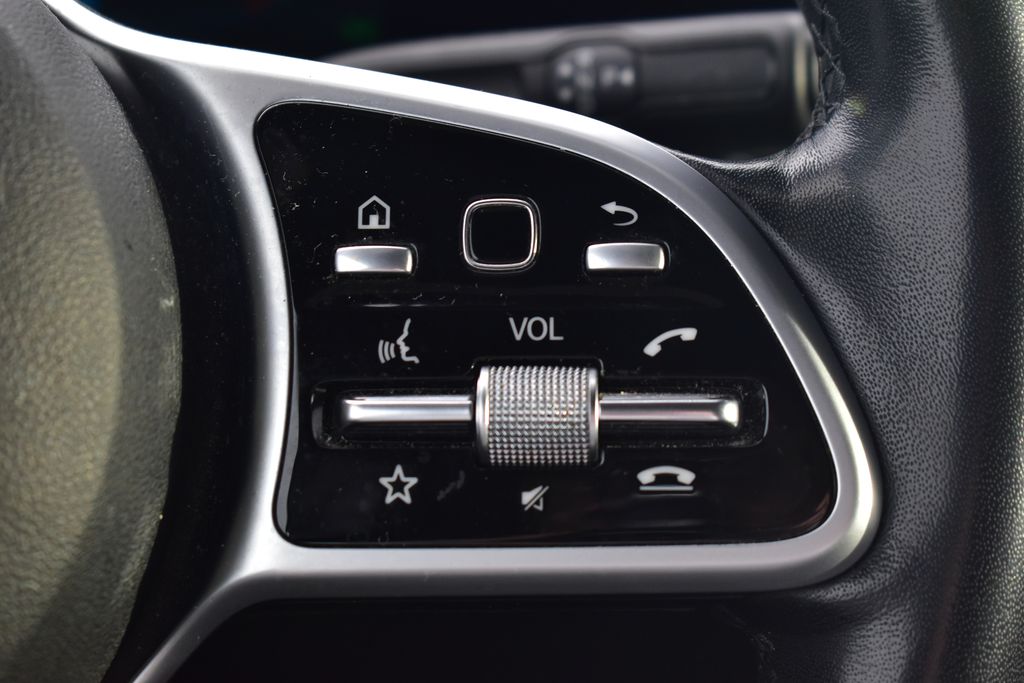 Thumbnail: 2022 Mercedes-Benz GLB - 17