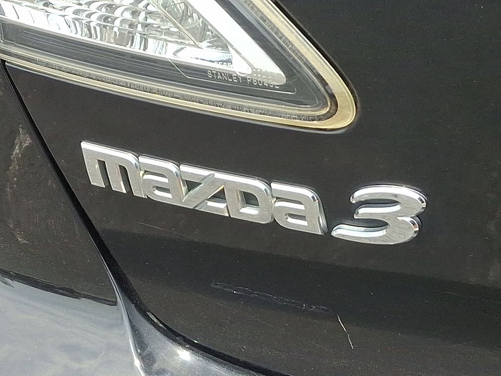2013 Mazda Mazda3 i Touring 32