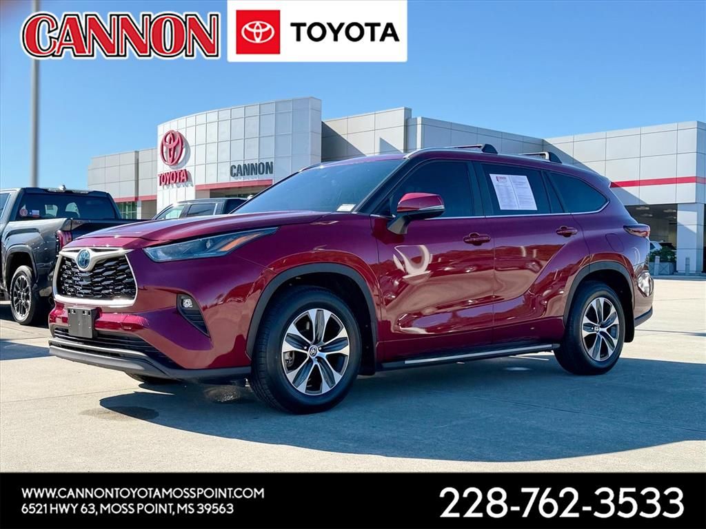 2024 Toyota Highlander Hybrid XLE FWD