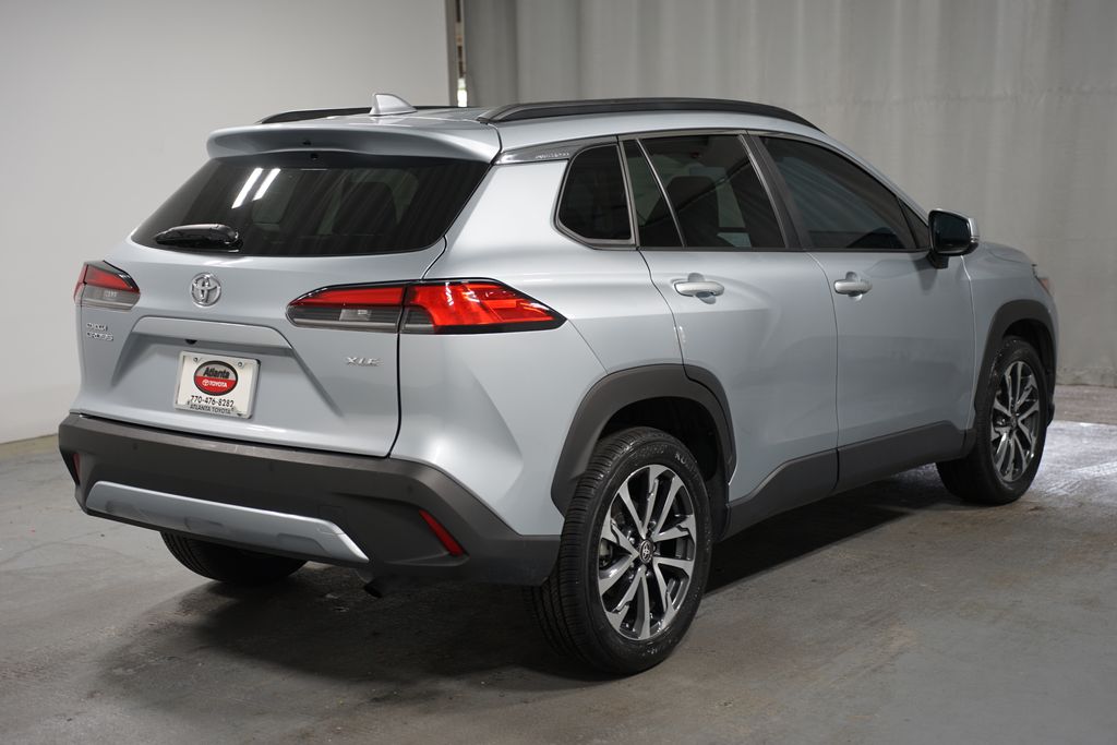 2024 Toyota Corolla Cross XLE 8