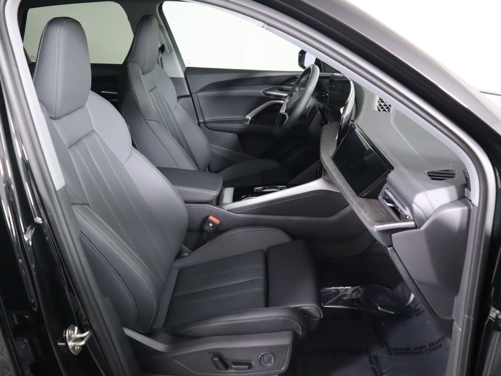 Thumbnail: 2025 Audi Q5 - 22