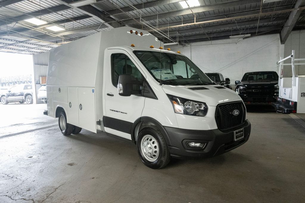 Oxford White 2026 Ford Transit Chassis 350 HD 11000 GVWR 156 DRW RWD Van Rear-Wheel Drive