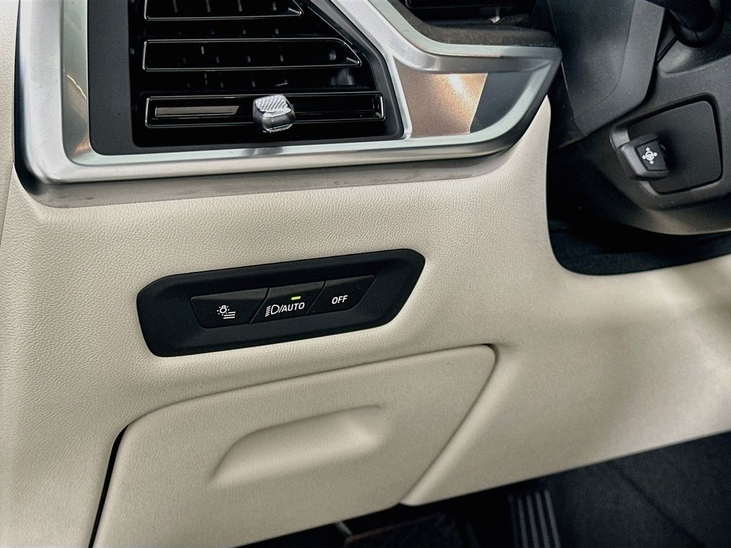 Thumbnail: 2024 BMW X5 - 10