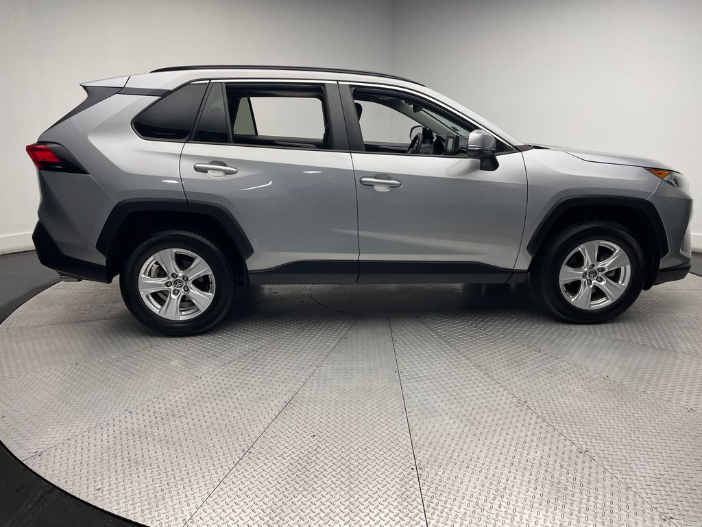 2021 Toyota RAV4 XLE 4