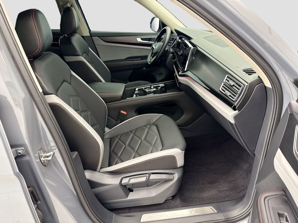 Thumbnail: 2025 Volkswagen Atlas - 18