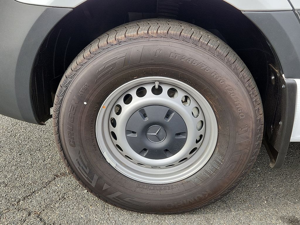 Thumbnail: 2025 Mercedes-Benz Sprinter - 5