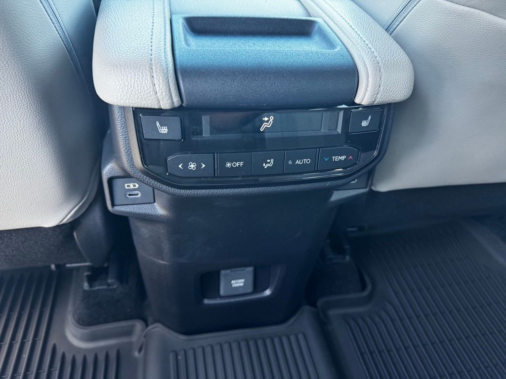 New 2026 Toyota Grand Highlander Hybrid SUV