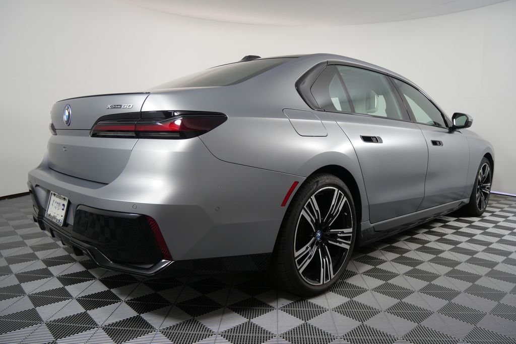 2023 BMW i7 xDrive60 3
