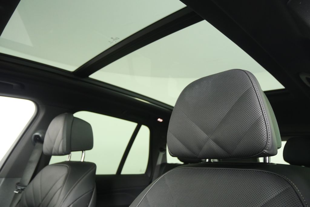 Thumbnail: 2024 BMW X5 - 11
