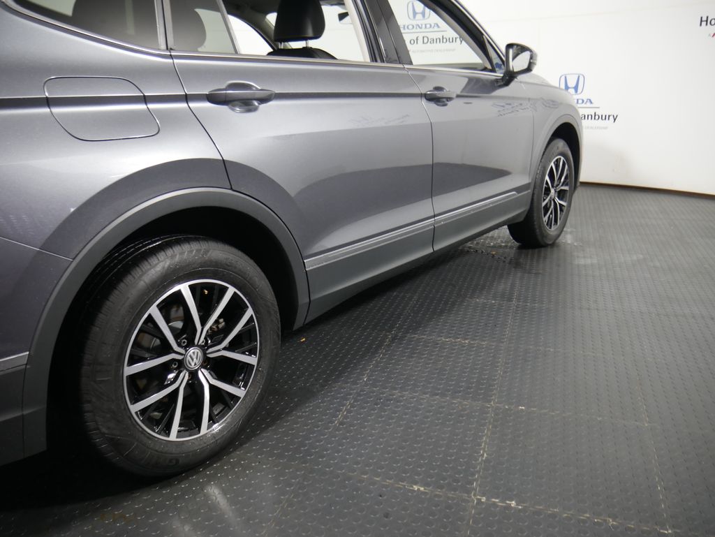 Thumbnail: 2021 Volkswagen Tiguan - 4