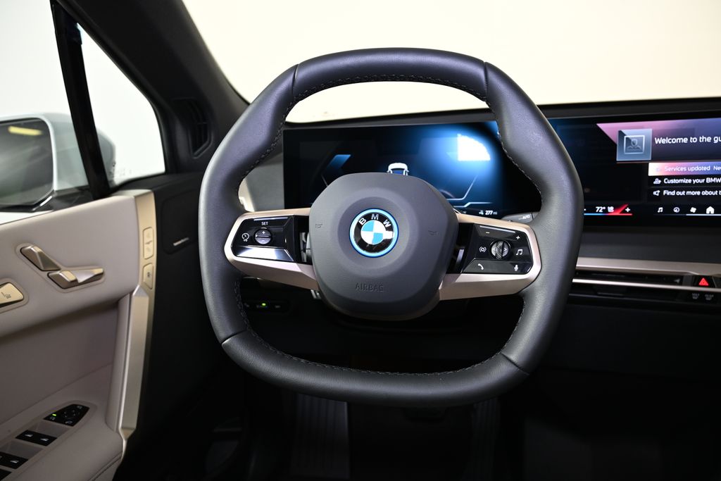 2025 BMW iX xDrive50 17