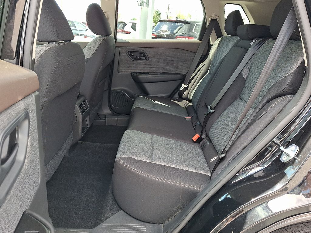 2022 Nissan Rogue — photo 11