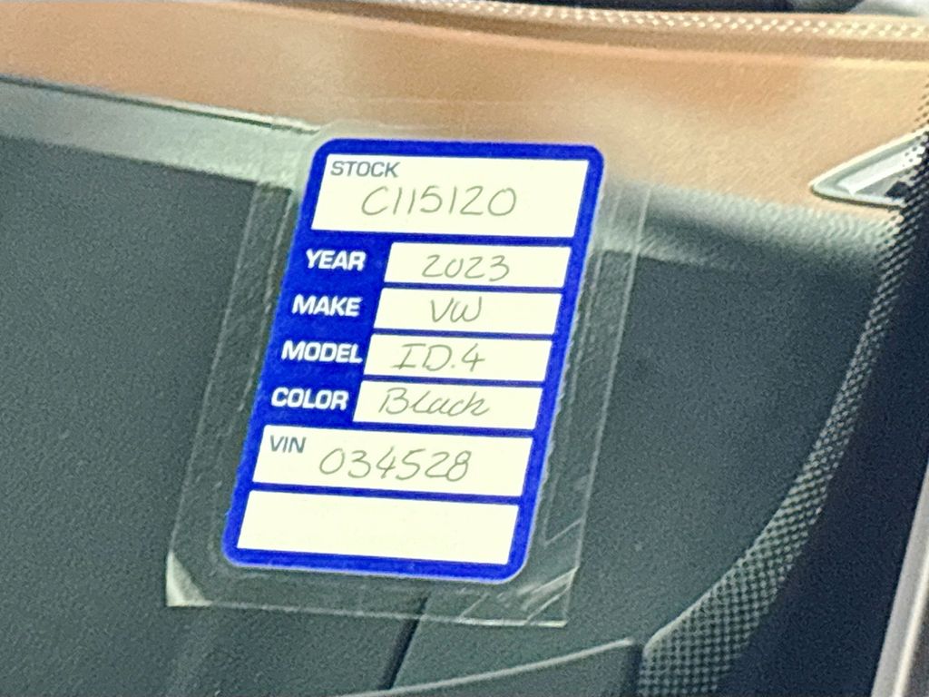 2023 Volkswagen ID.4 Pro