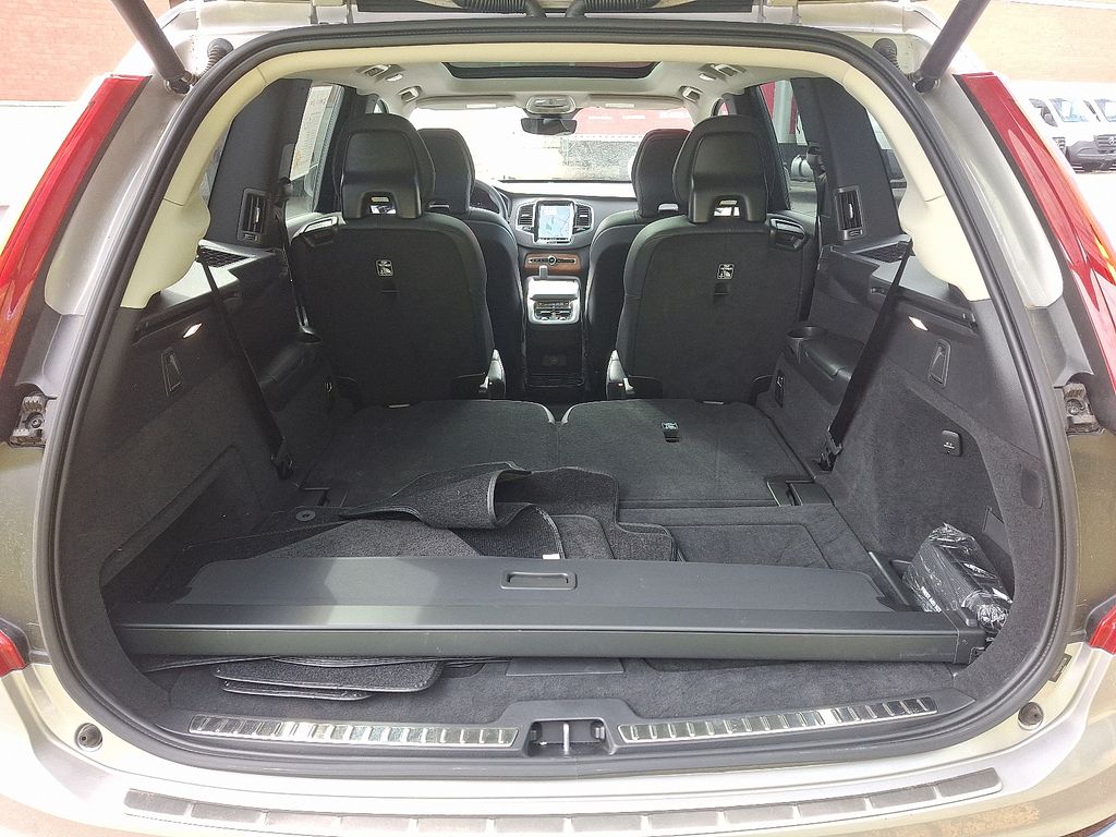 2023 Volvo XC90 B6 Plus 27