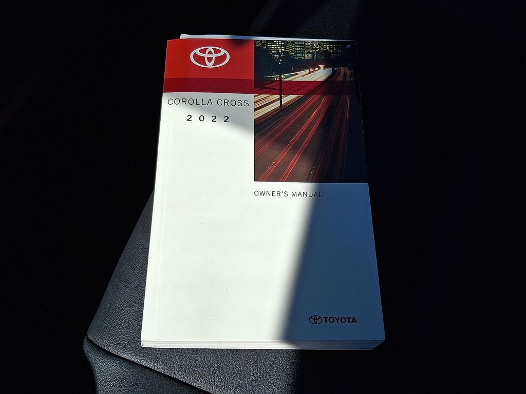 Thumbnail: 2022 Toyota Corolla Cross - 26