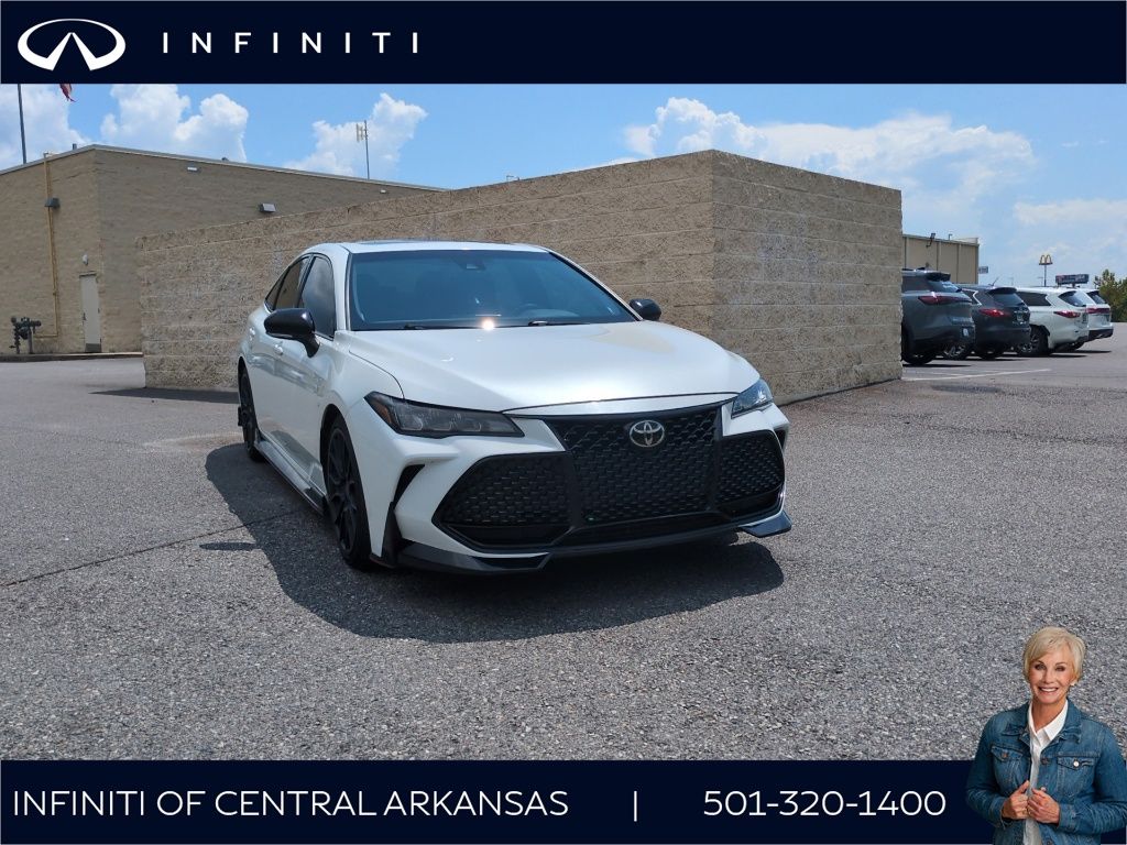 White (Wind Chill Pearl) 2020 Toyota Avalon Sedan Front-Wheel Drive 8-Speed Automatic