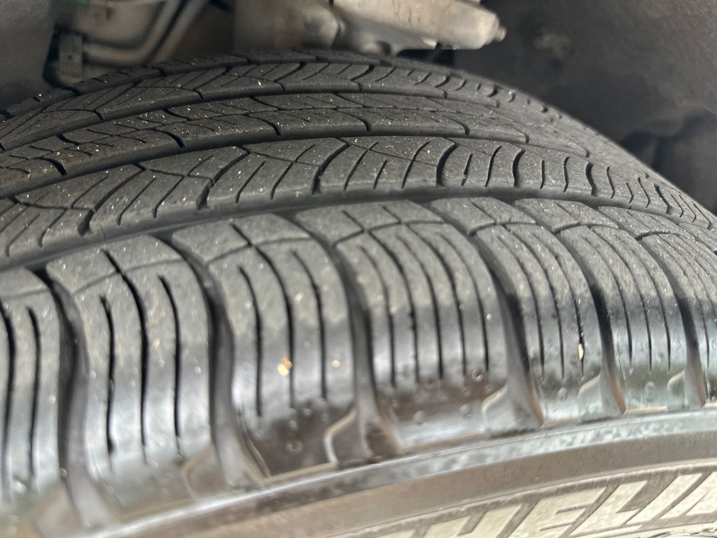 Used 2018  Porsche Base image 15