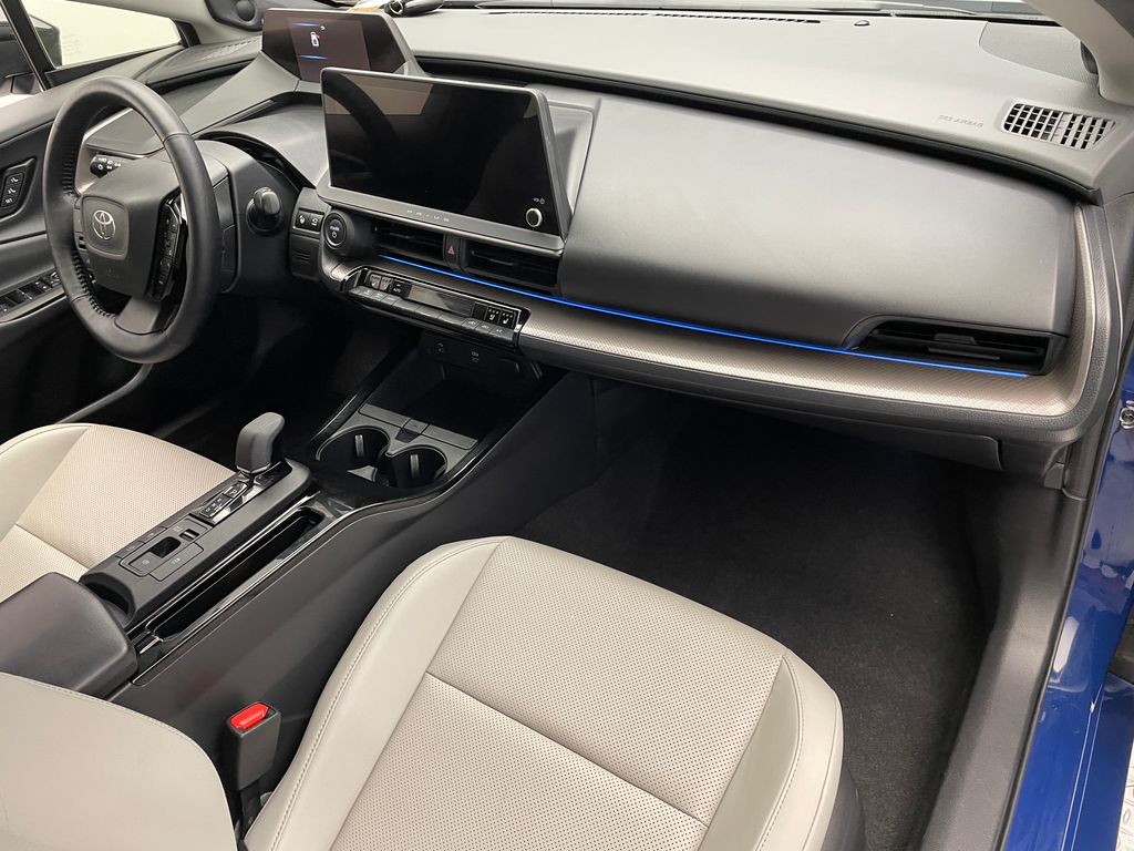 2023 Toyota Prius Limited 16