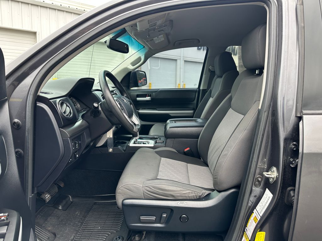 2017 Toyota Tundra SR5