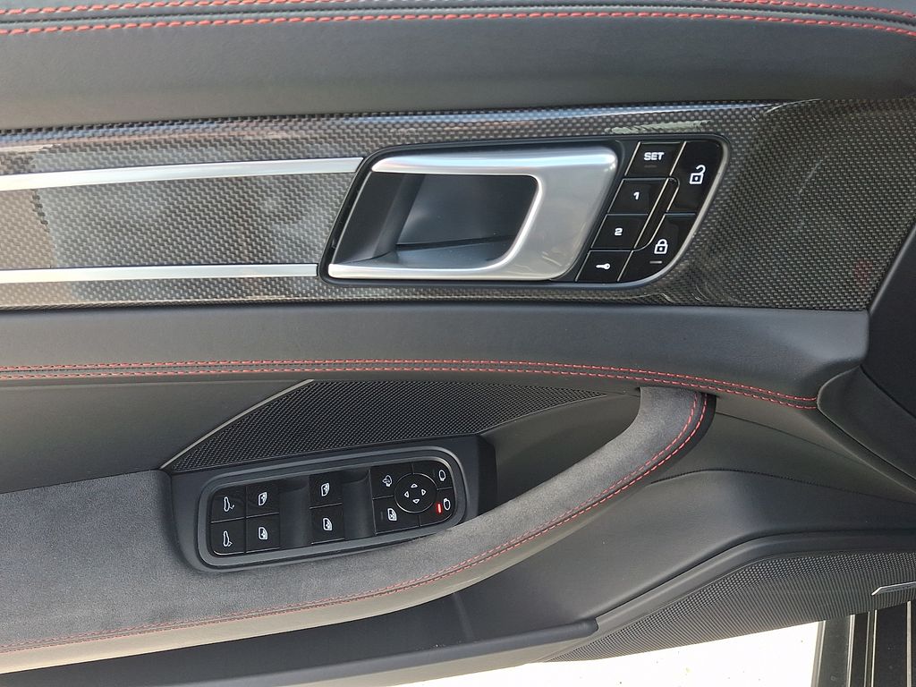 Thumbnail: 2019 Porsche Panamera - 14