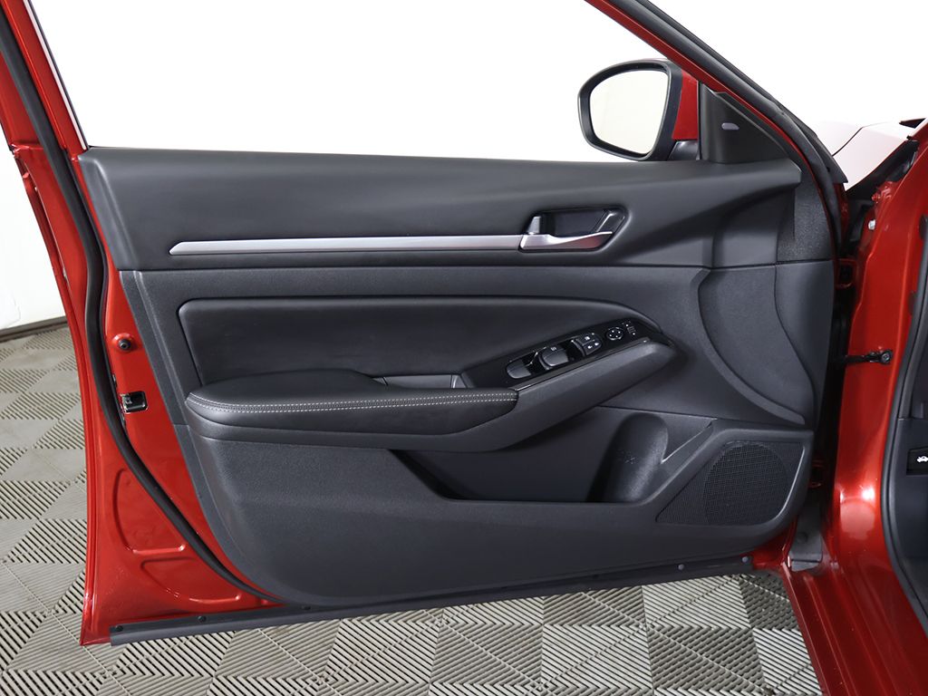 Used 2023 Red Nissan 2.5 SV image 19