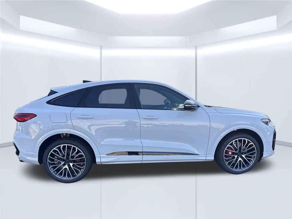 Thumbnail: 2026 Audi SQ5 - 6