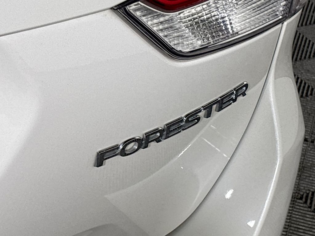 2023 Subaru Forester Base