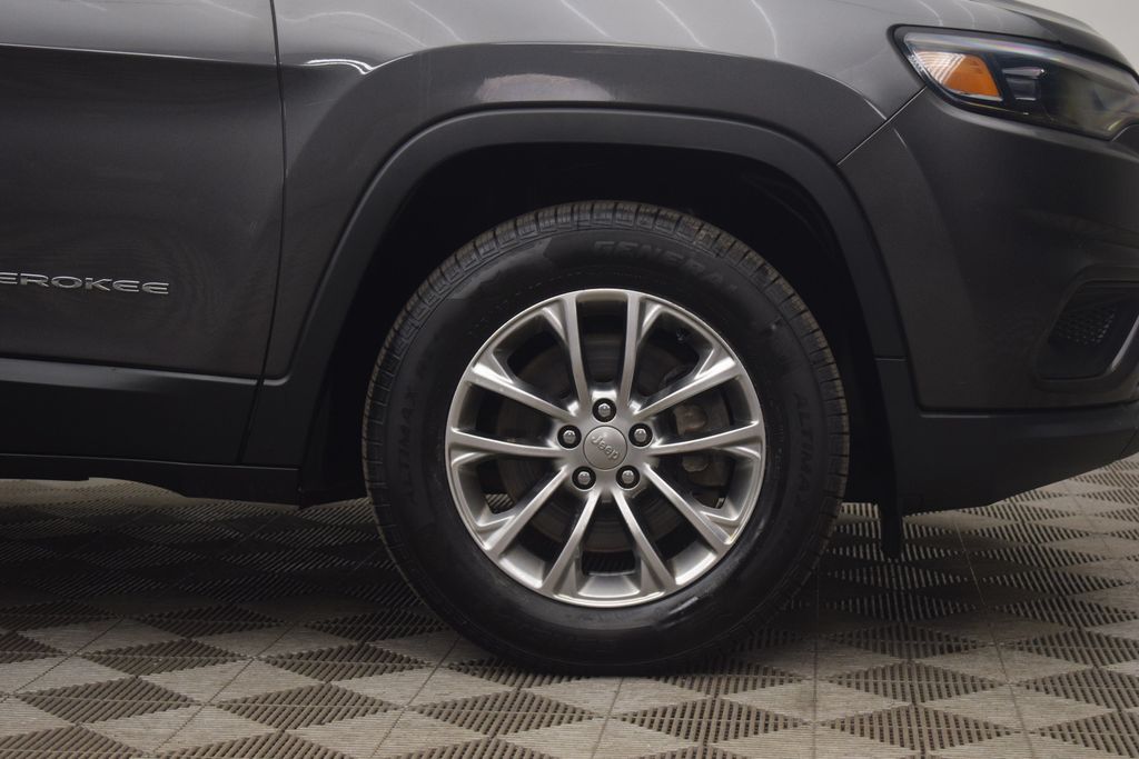 used 2019 Jeep Cherokee car, priced at $9,000