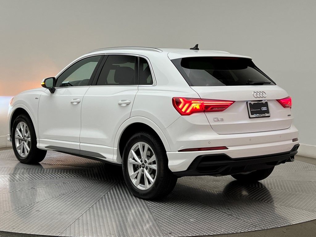 Thumbnail: 2025 Audi Q3 - 4