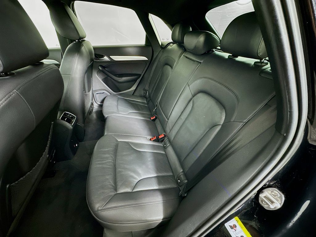 2015 Audi Q3 Prestige 24
