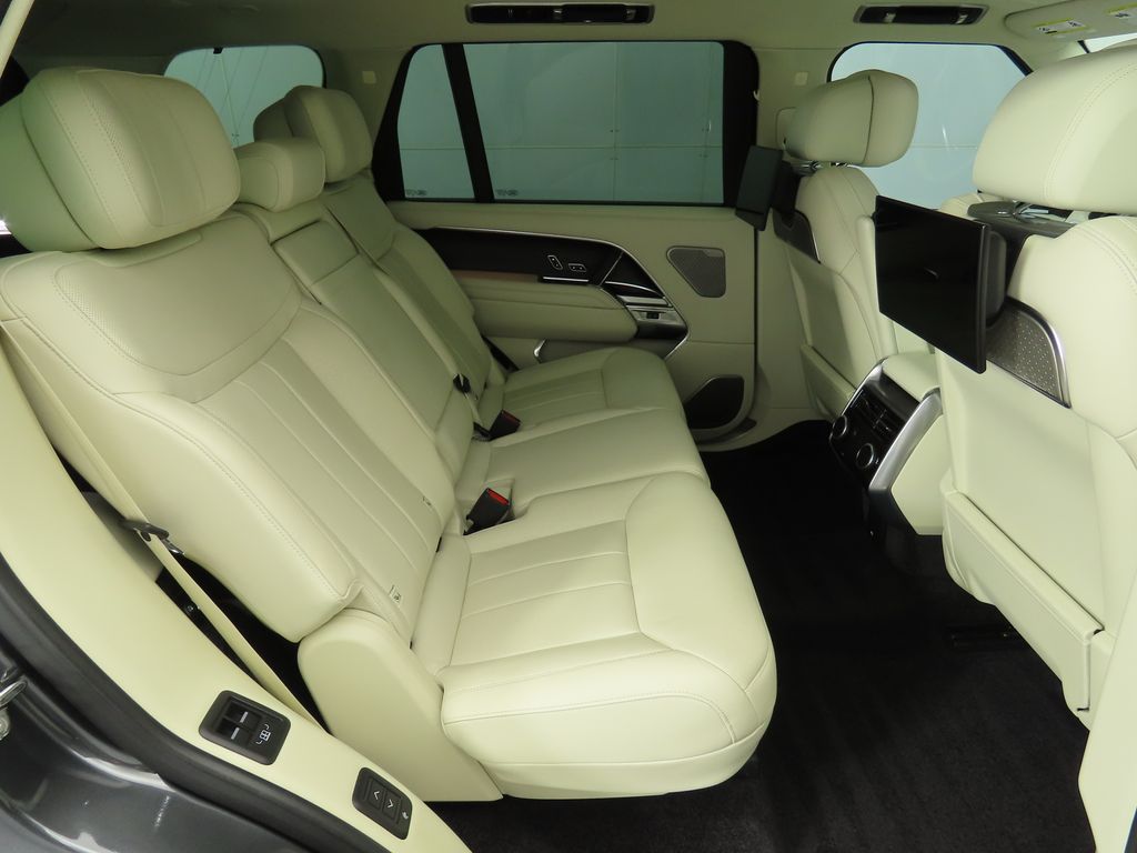 Thumbnail: 2024 Land Rover Range Rover - 22