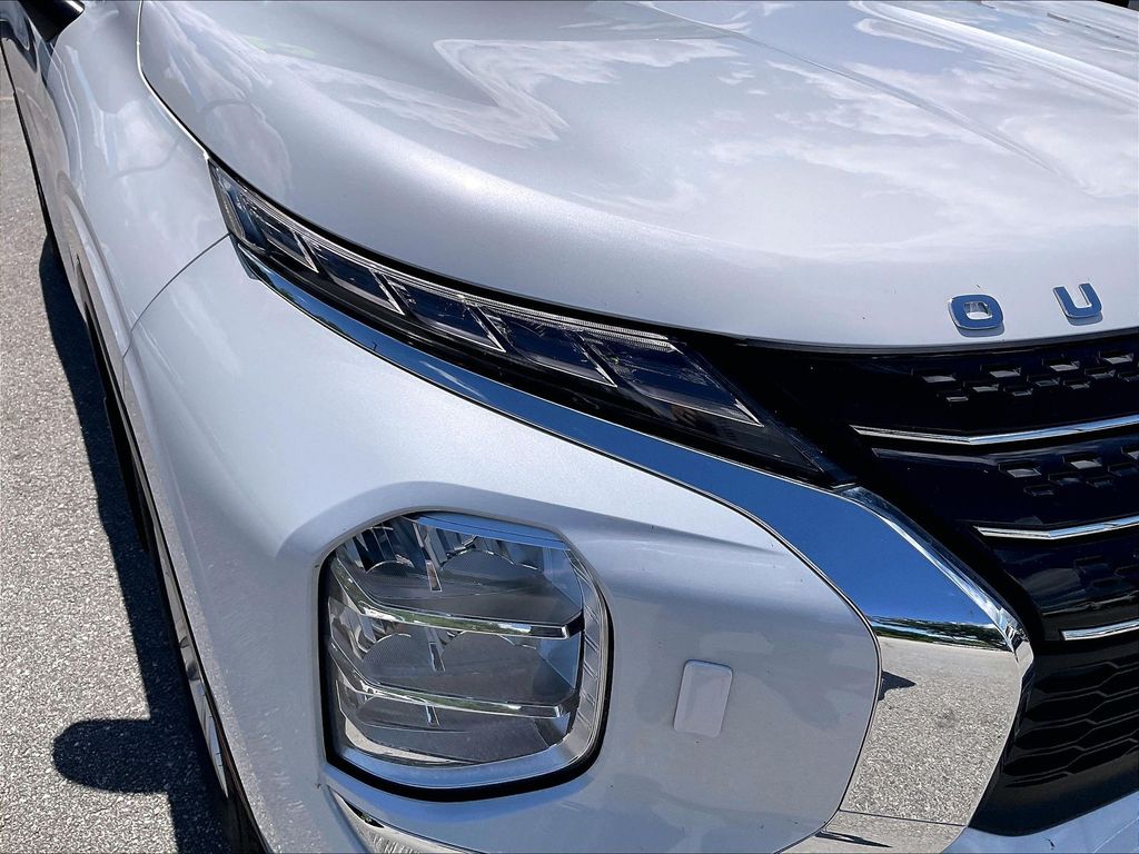 2023 Mitsubishi Outlander — photo 27