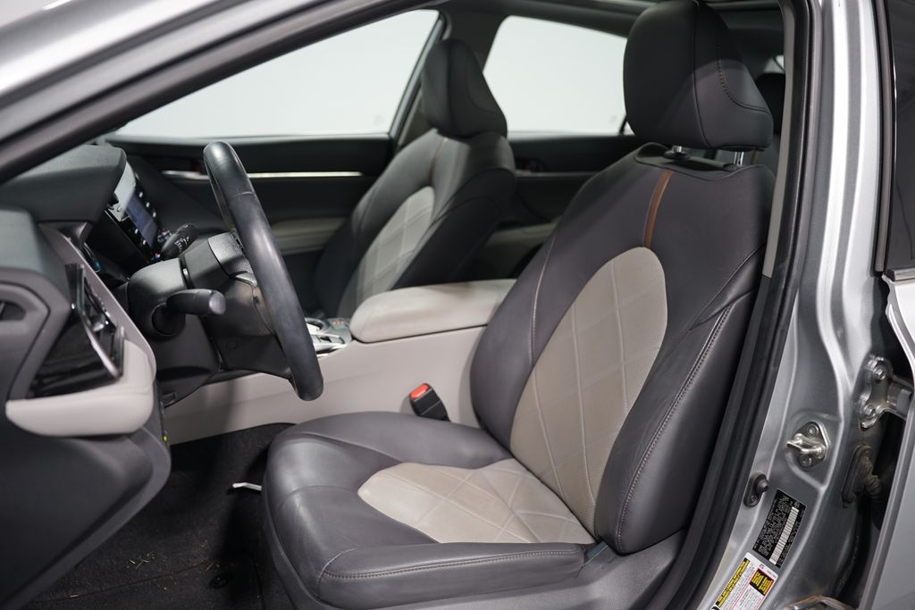 2019 Toyota Camry XLE 6