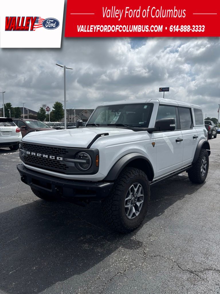 Oxford White 2025 Ford Bronco Badlands 4-Door 4WD SUV / Crossover Four-Wheel Drive Automatic