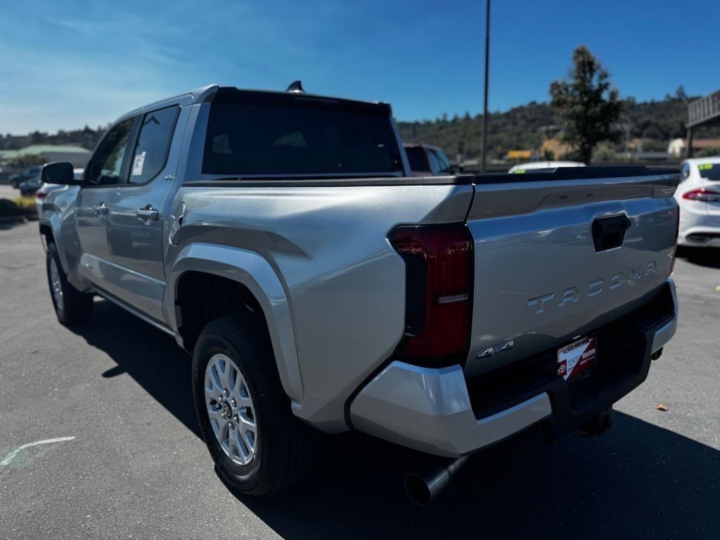 2025 Toyota Tacoma SR5 Double Cab photo 5