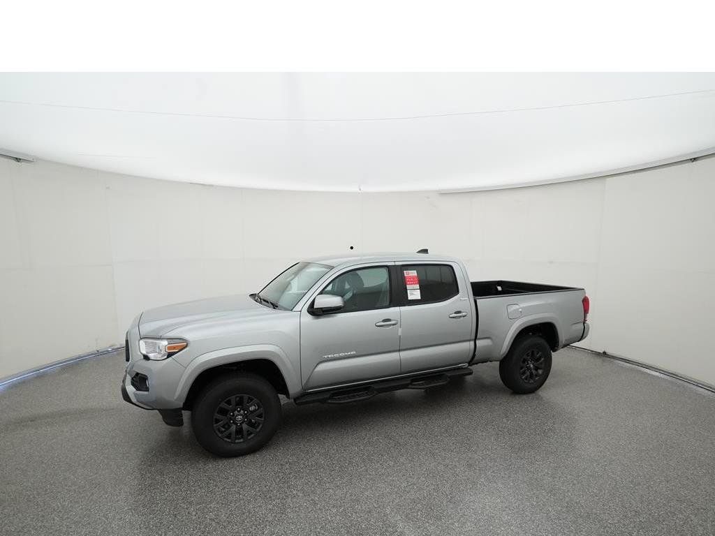 Used 2022 Silver Toyota SR5 image 2