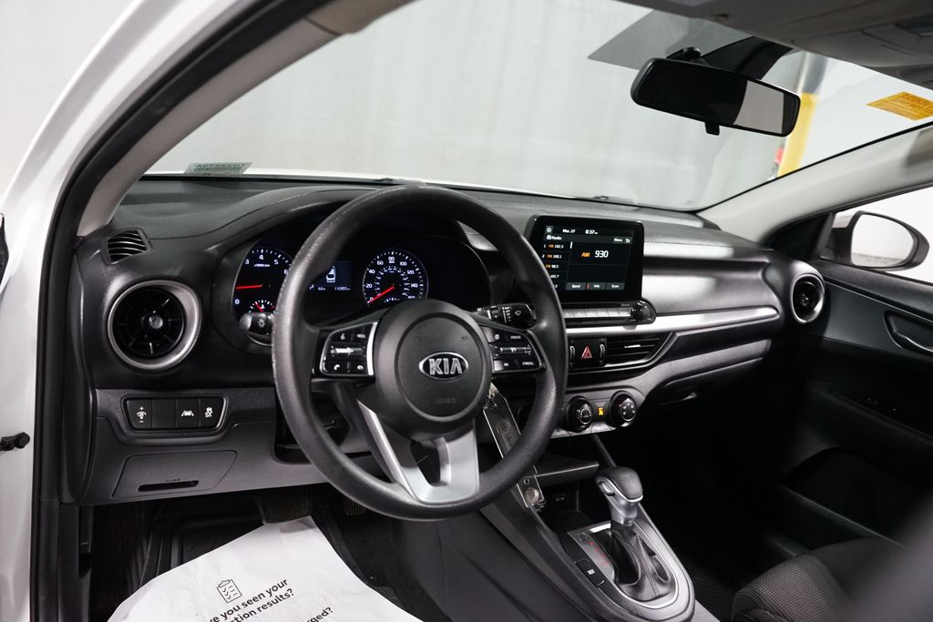 Thumbnail: 2021 Kia Forte - 11