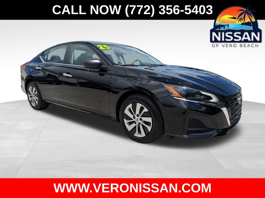 Super Black 2025 Nissan Altima Sedan Front-Wheel Drive Continuously Variable Transmission