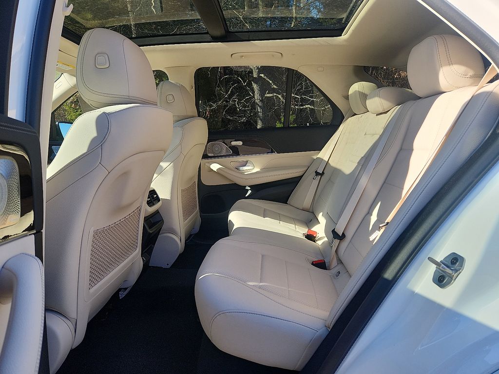 Thumbnail: 2026 Mercedes-Benz GLE - 6