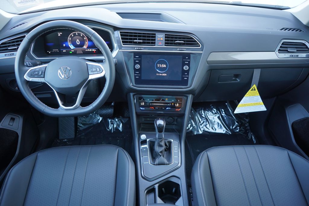 2024 Volkswagen Tiguan Wolfsburg 12