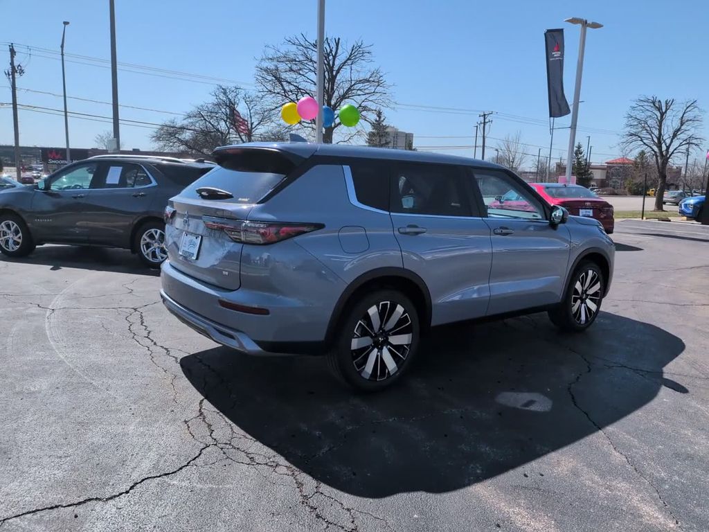 New 2026  Mitsubishi SE image 7