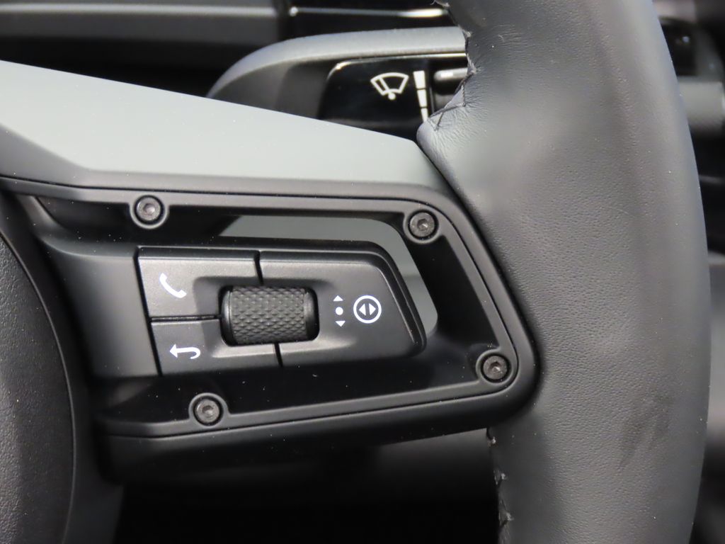 Thumbnail: 2024 Porsche Macan - 22