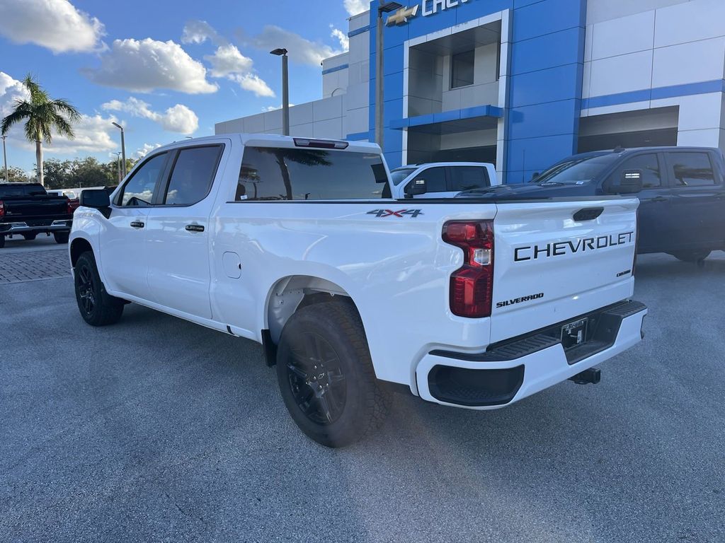 2025 Chevrolet Silverado 1500 Custom 4