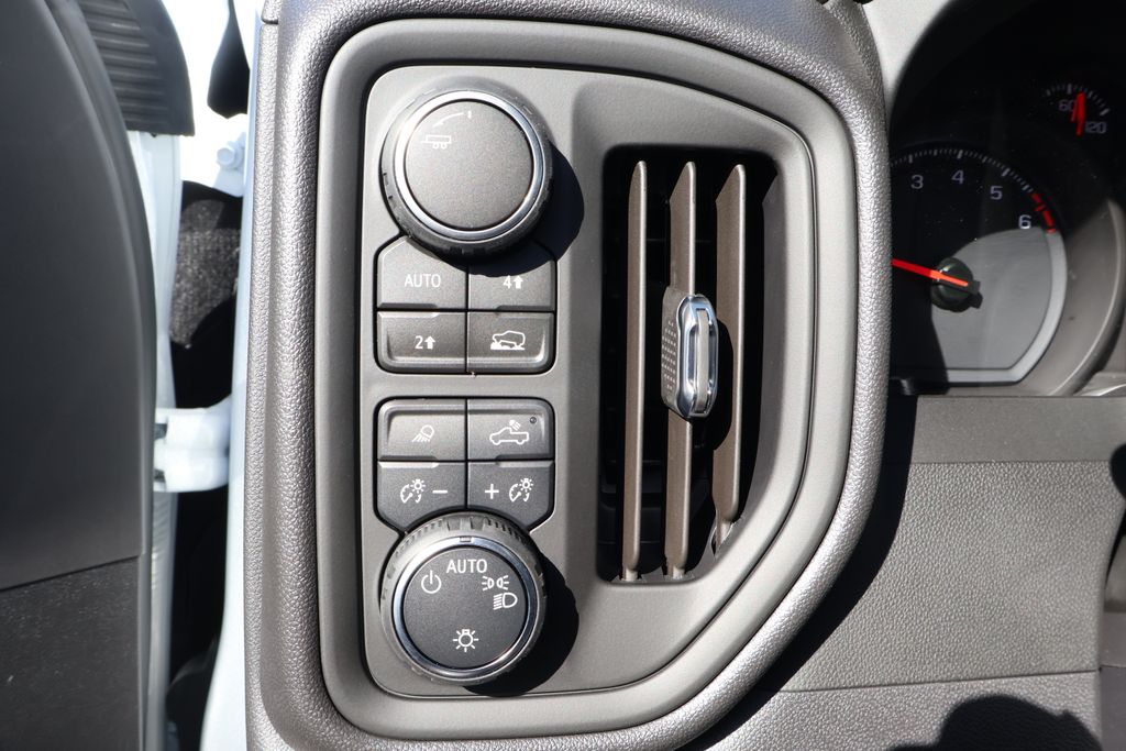 Thumbnail: 2026 Chevrolet Silverado 1500 - 18