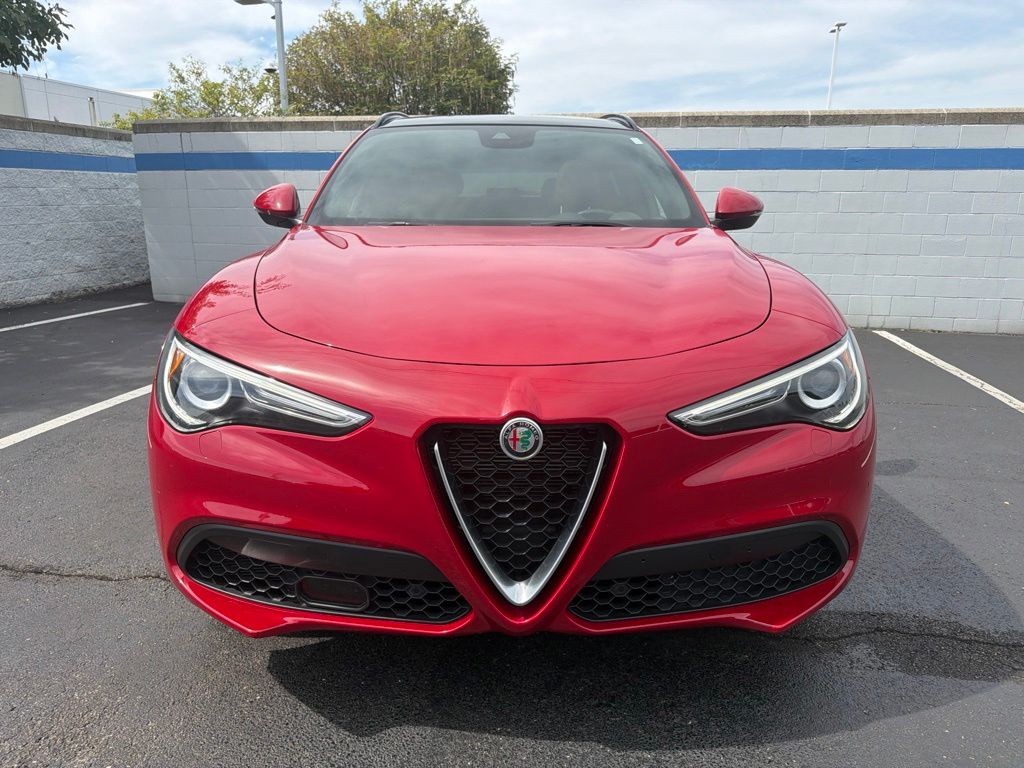 Thumbnail: 2022 Alfa Romeo Stelvio - 8