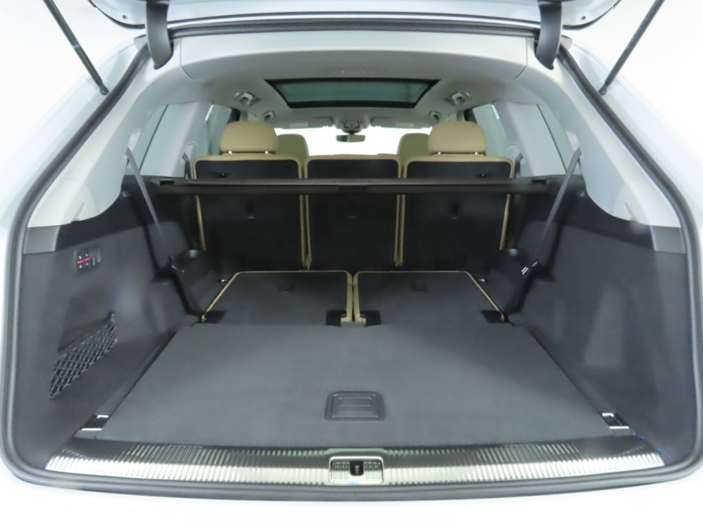 2025 Audi Q7  30