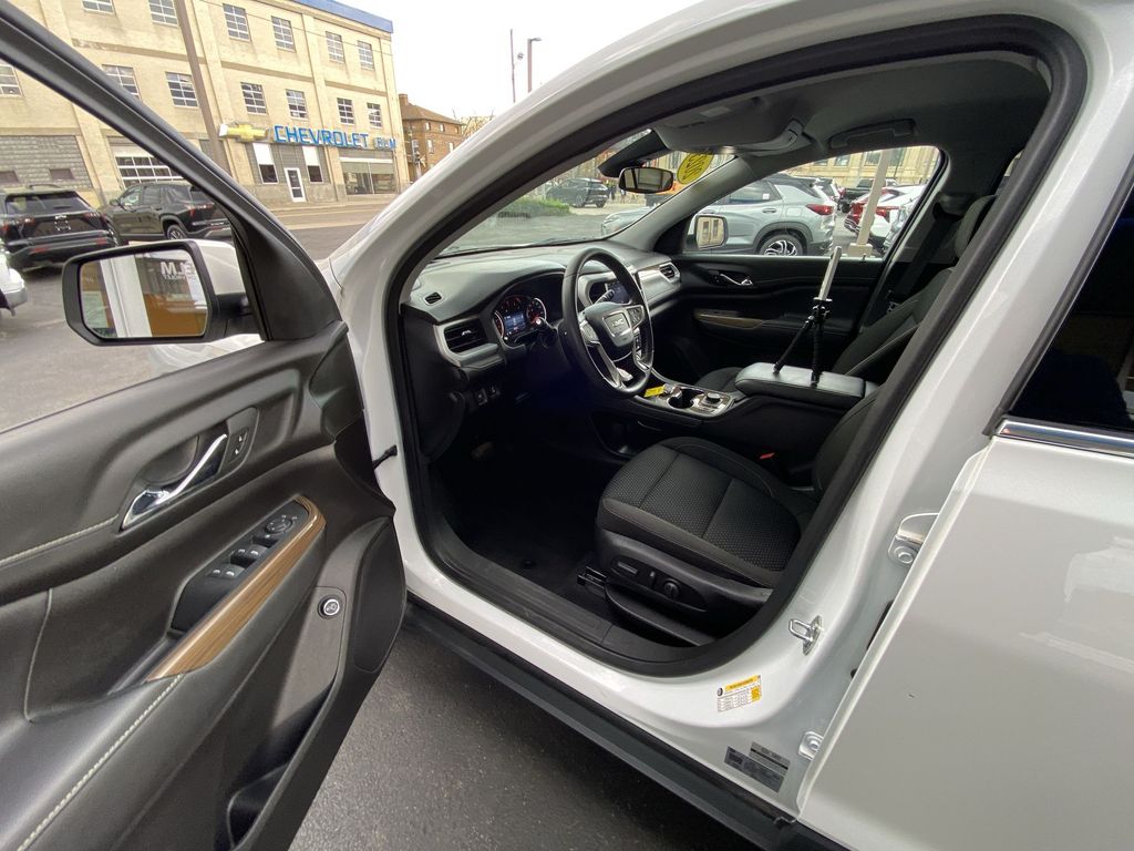 2023 GMC Acadia SLE - Photo 11