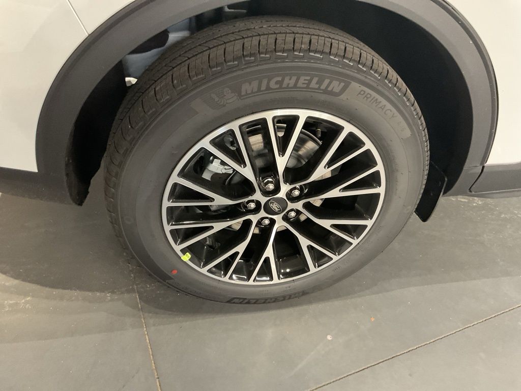 New 2026 White Ford Base image 16